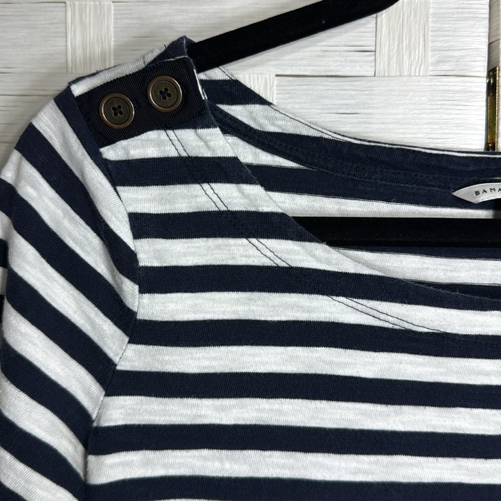 Banana Republic Blue/White Striped Boat Neck w/Button Detail 3/4 Sleeves Size M - Picture 3 of 9